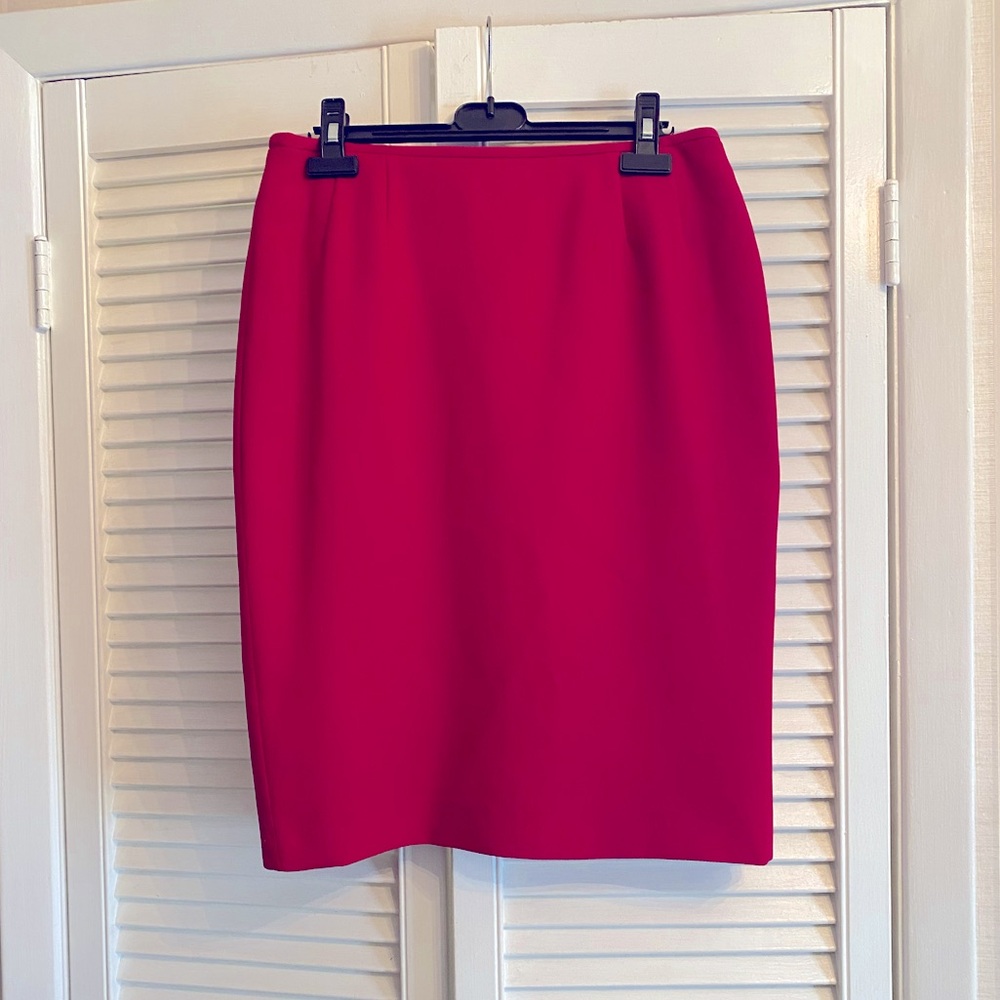 Suit Studio red pencil skirt size 10 EUC